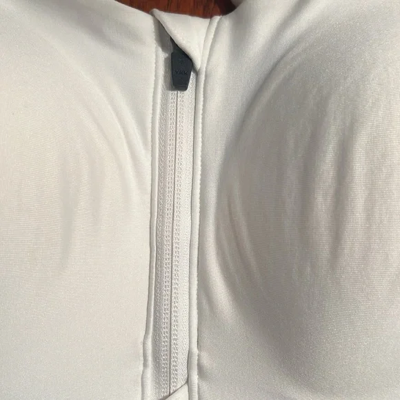 NWT 34DD white zip up front bra - Picture 4 of 5